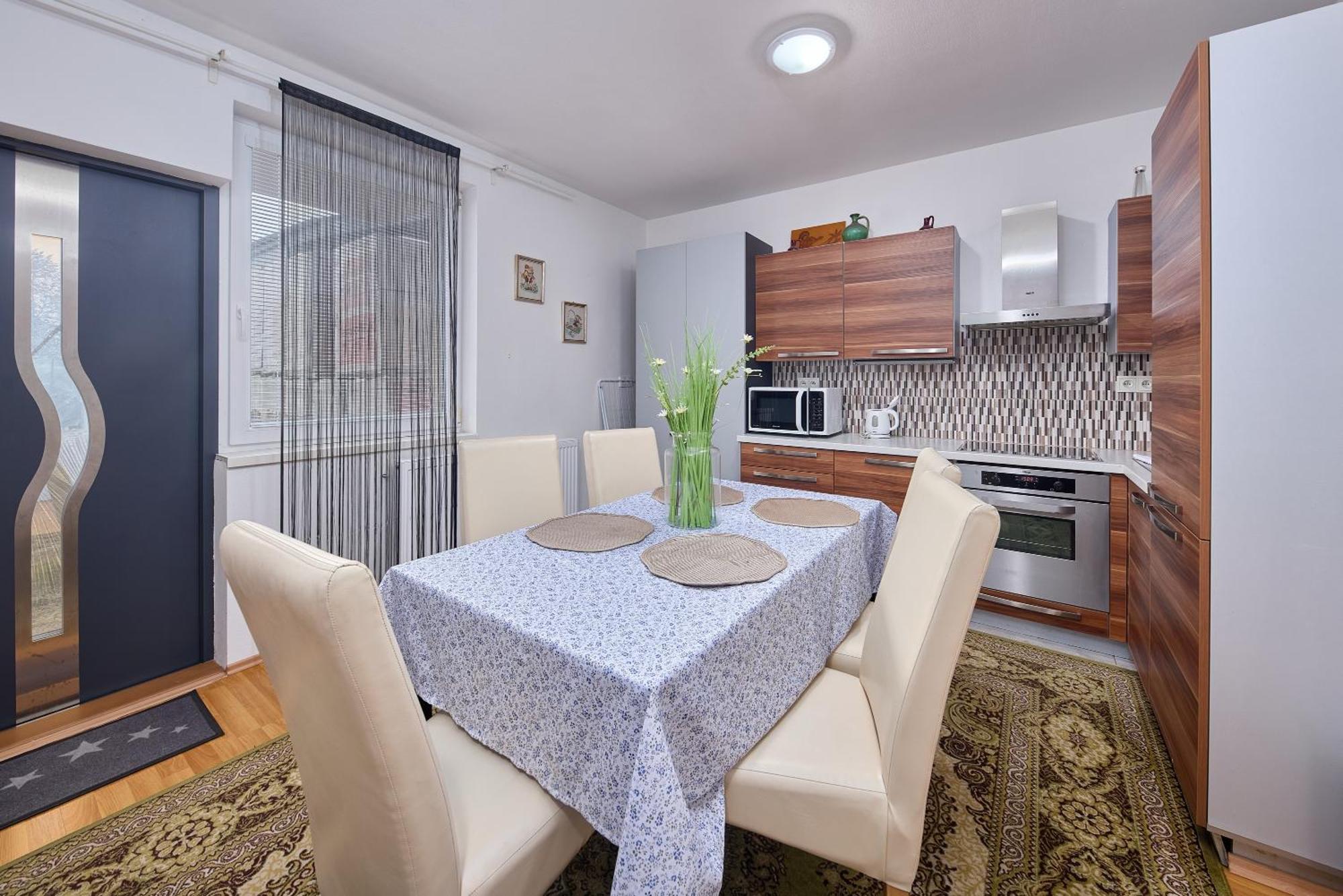 Cutie Apartment Bratislava Buitenkant foto